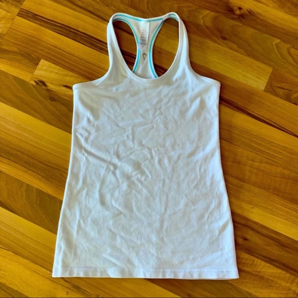 Girls IVIVVA white sports bra/tank...GUC!